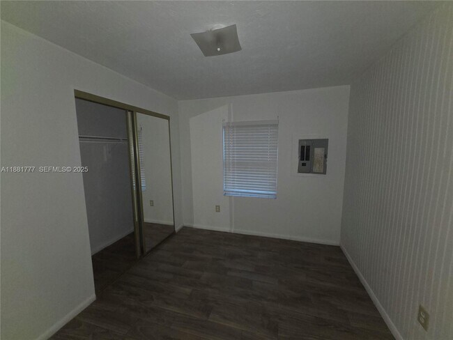 Building Photo - 503 N 25th St