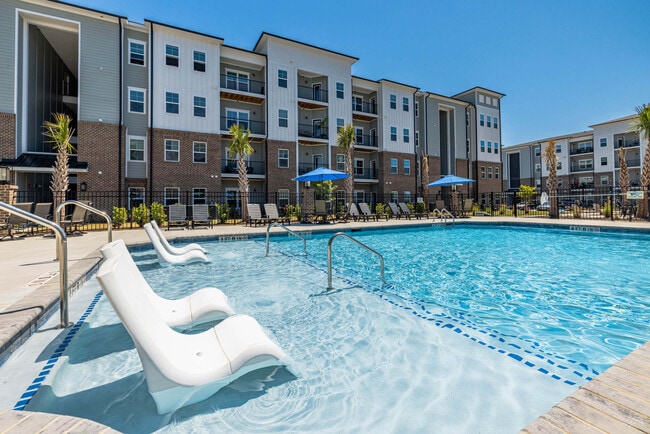 Building Photo - Parkway at 31 Apartments