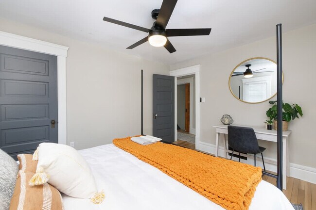 Building Photo - 713 Crosby St