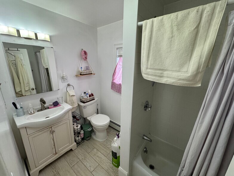 Building Photo - 65 Walden St