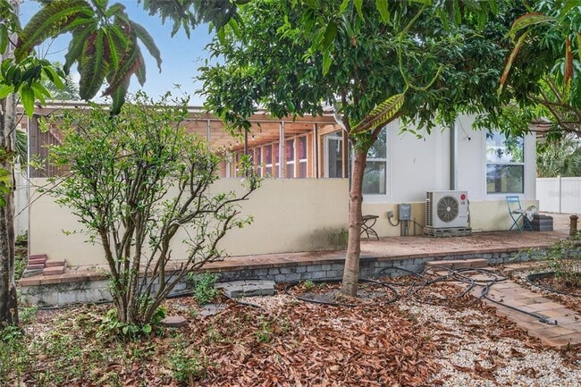 Building Photo - 5883 Darren Ct