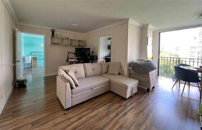 Building Photo - 1 bedroom in Sunny Isles Beach FL 33160