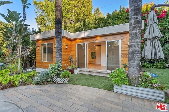 Building Photo - 4136 Greenbush Ave