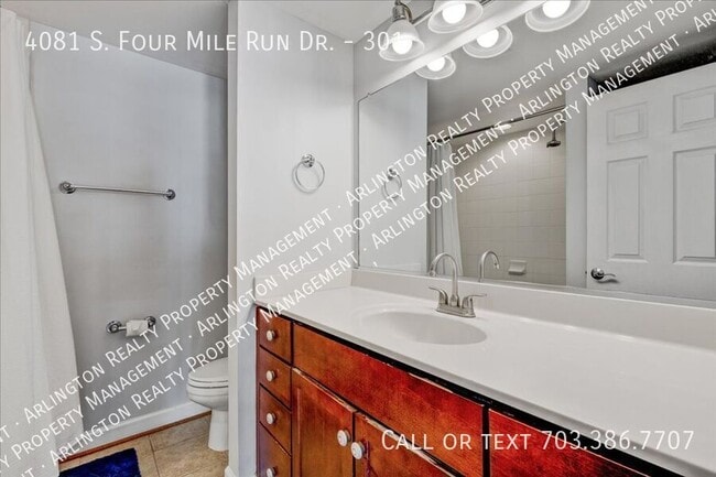 Building Photo - 4081 S Four Mile Run Dr