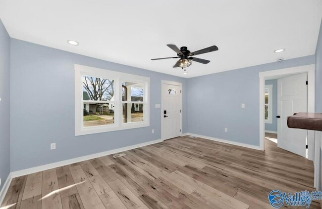 Building Photo - 3904 Cypress Ave SW