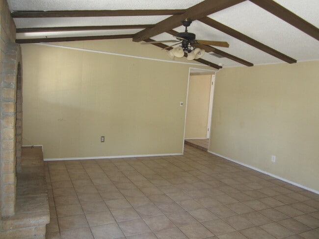 Building Photo - 6717 Southwind Dr