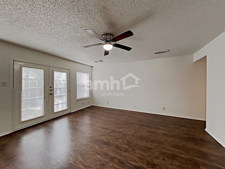 Building Photo - 13352 Pecan Glade