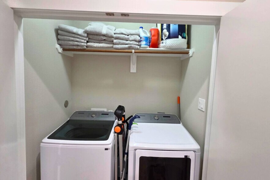 Building Photo - 8326 Curry Rd