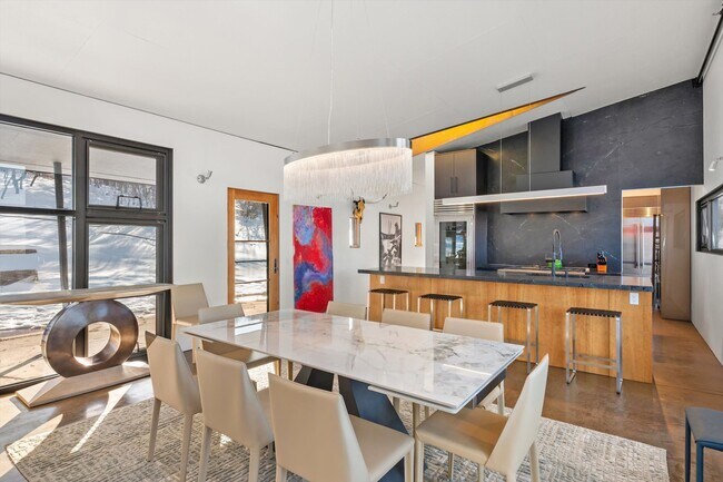 Building Photo - 2700 Juniper Hill Rd