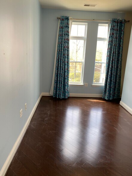 Building Photo - 1451 Belmont St NW