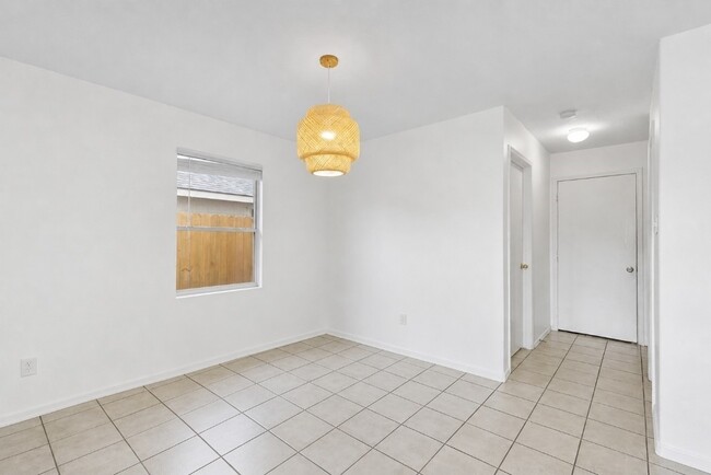 Building Photo - 11430 Moonlight Ridge Dr