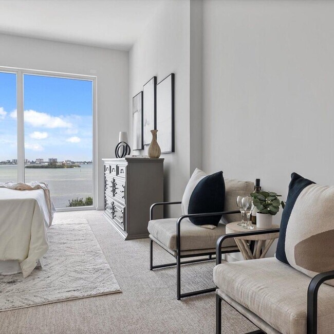 Building Photo - 1020 Sunset Point Rd