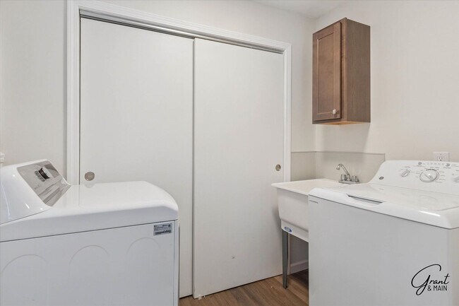 Building Photo - $1995 3 bedroom ranch Shelby TWP
