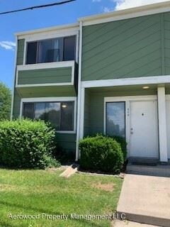 Primary Photo - 3 br, 2 bath House - 902 S Peoria Street