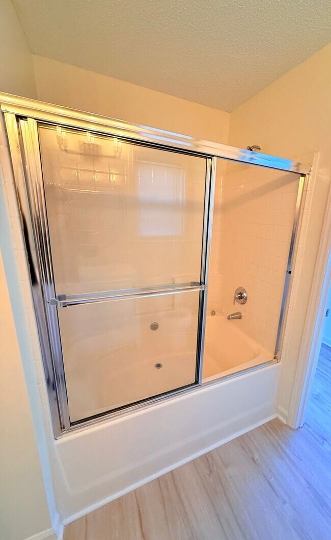 Building Photo - 1529 Crag Burn Ln