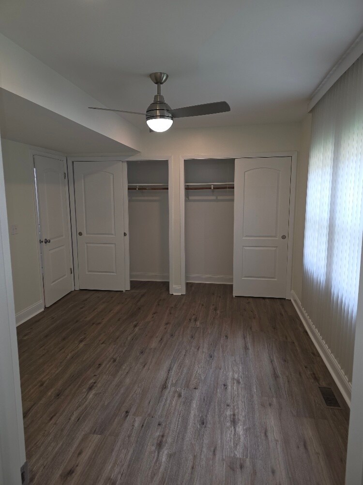 Building Photo - 826 E Capri Dr