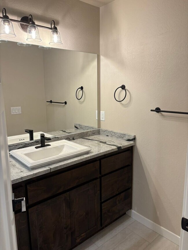 Building Photo - 7861 Houston Lp