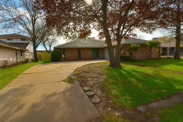 Building Photo - 7210 Lakeshore Dr