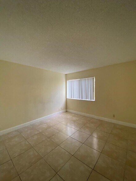 Building Photo - 10709 Cleary Blvd