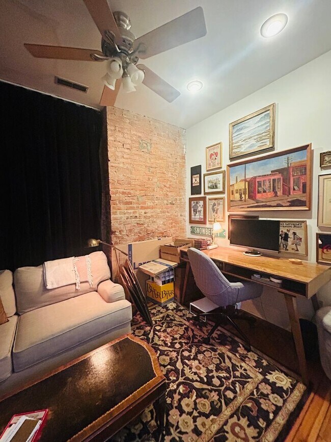 Building Photo - Madison Ave. Loft