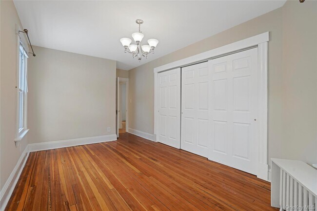 Building Photo - 206 New Broadway