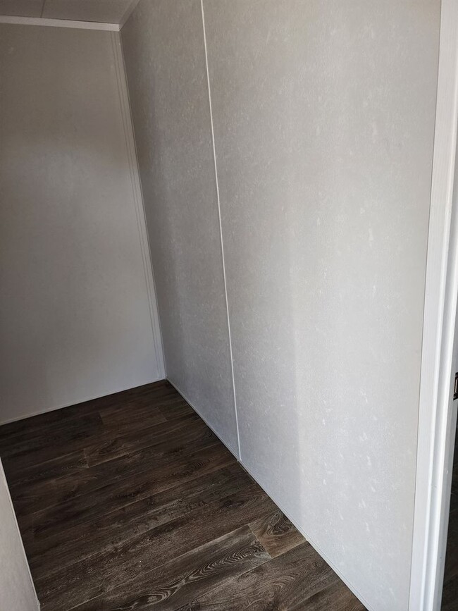 Building Photo - 200 CR 2600