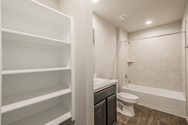 Building Photo - 14668 Blackbrush Mnr