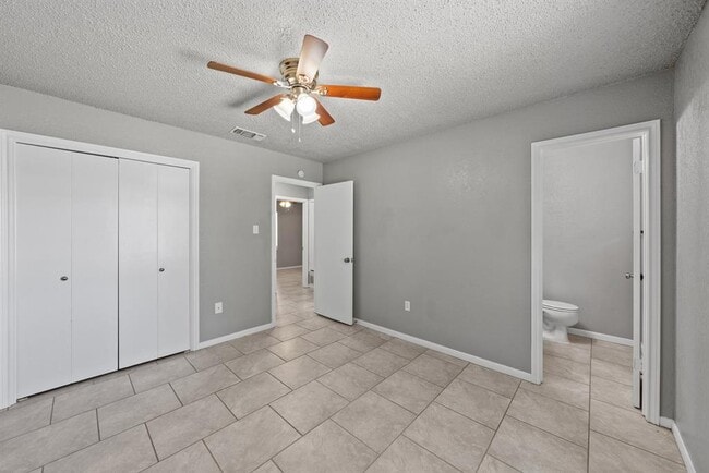 Building Photo - 580 Plaza Ct