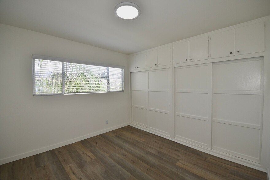 Building Photo - 4565 Hazeltine Ave