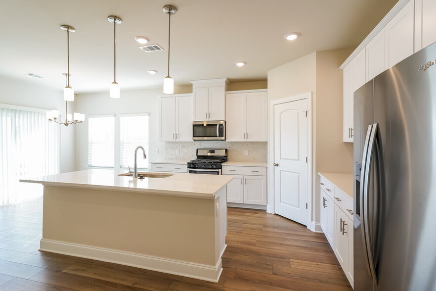 Building Photo - 1230 Dutch peak