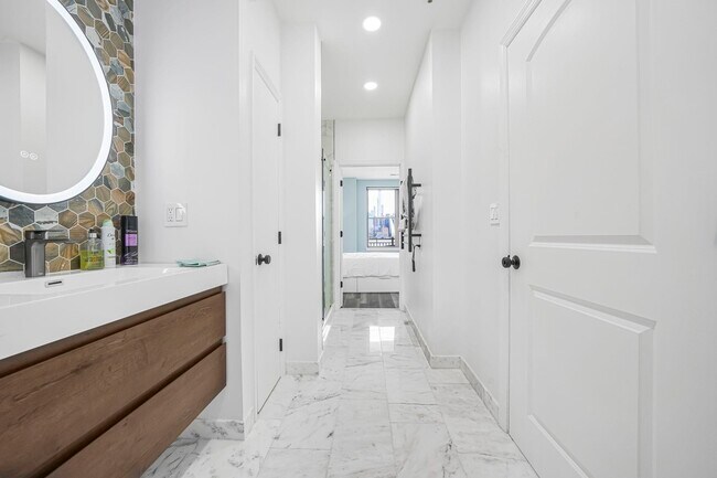 Building Photo - 26 Ave at Port Imperial