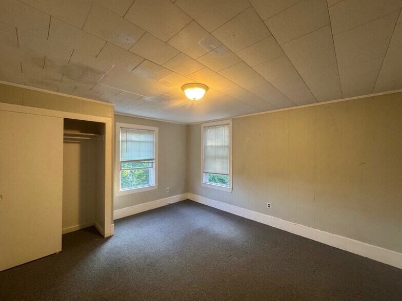 Building Photo - 106 Highland Ave