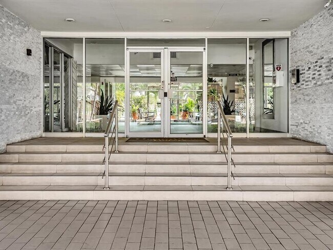 Building Photo - 401 Golden Isles Dr