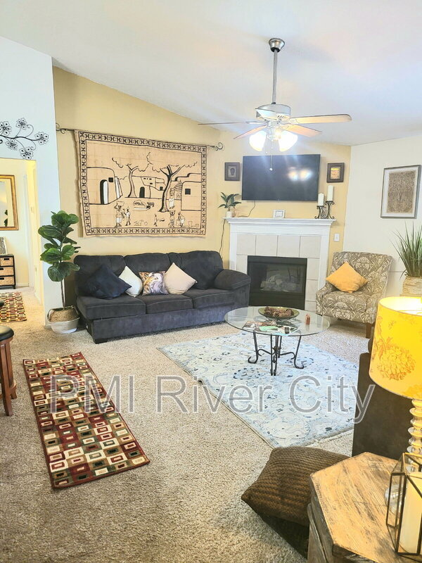 Building Photo - 2132 Sotterley Ln
