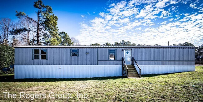 Primary Photo - 3 br, 2 bath House - 12 Country Ln