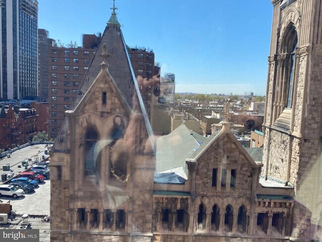 Building Photo - 2101 Chestnut St