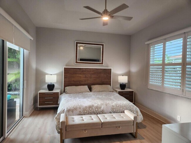 Building Photo - 2564 Sandy Cay