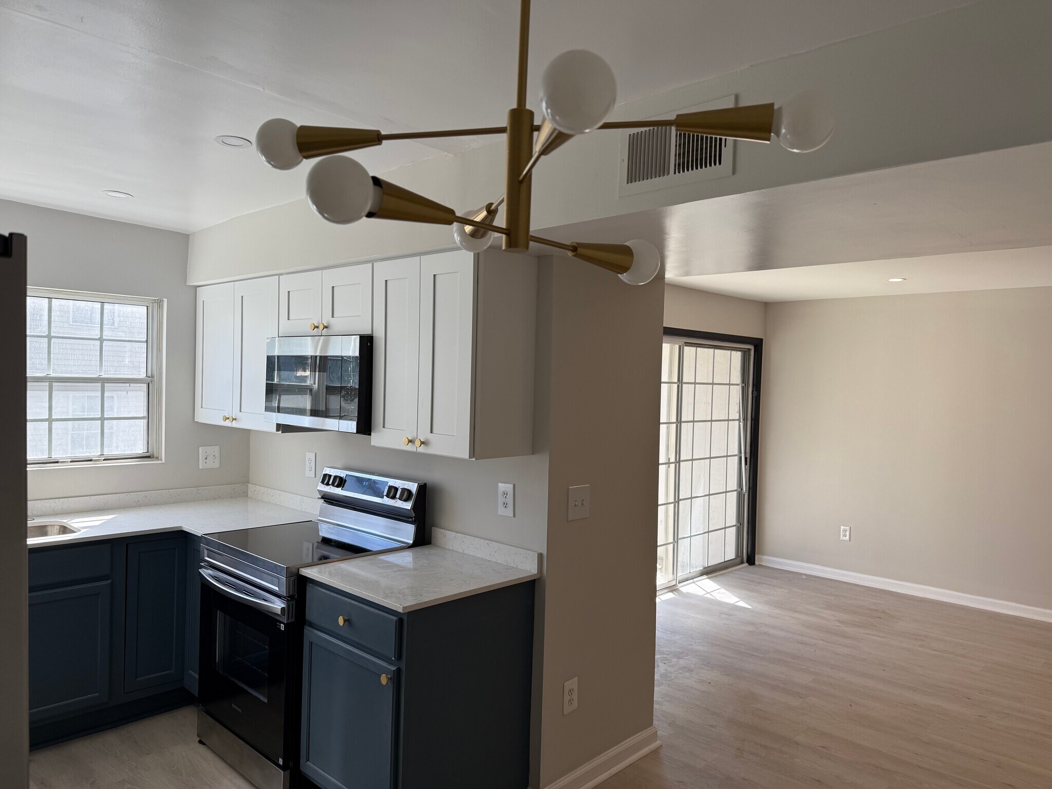 Building Photo - 114 Fort Evans Rd NE