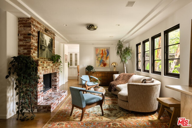 Building Photo - 1745 N Vista St