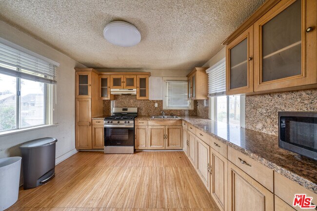 Building Photo - 1677 S Harvard Blvd