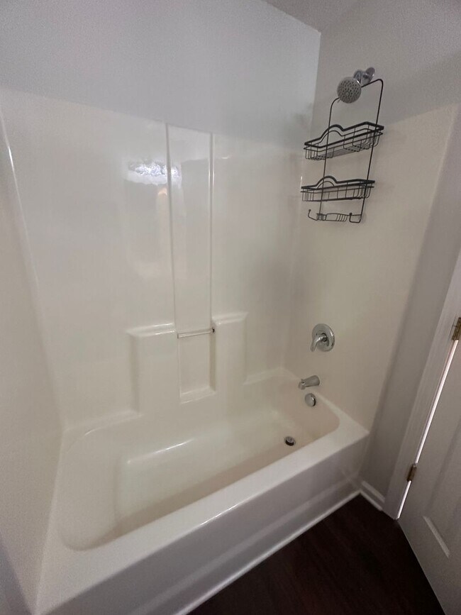 Building Photo - Cozy 2BR 2BA Condo in High Point