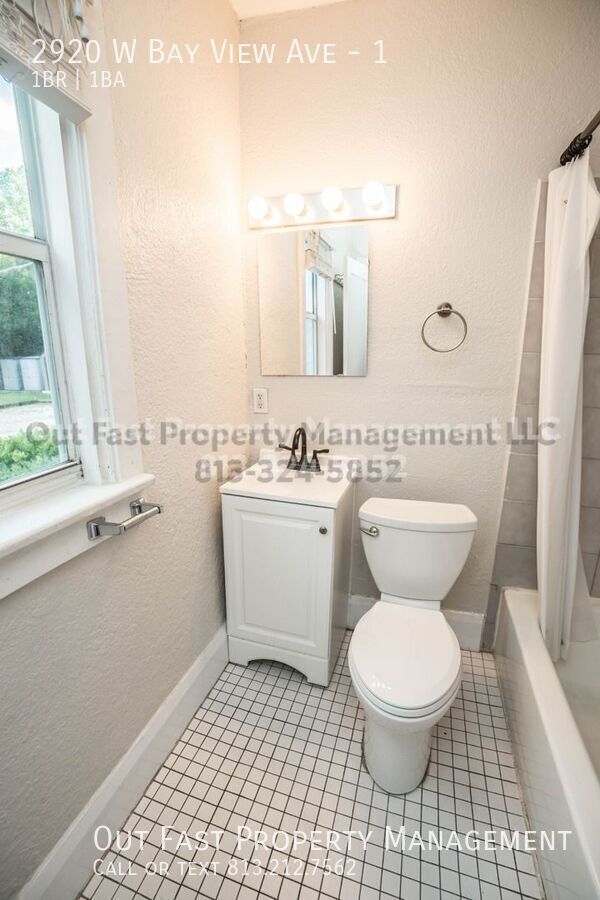 Building Photo - 2920 W Bay View Ave