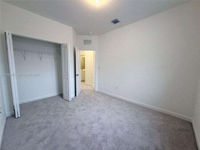 Building Photo - 2537 SE 27th Ct