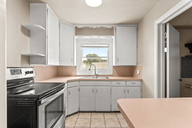 Building Photo - Stanford Duplex