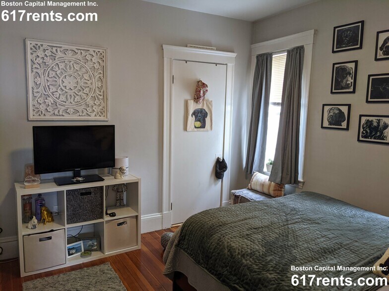 Building Photo - 113 3rd St