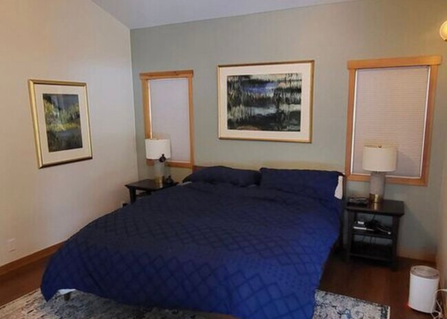 master bedroom - 60709 Golf Village Loop
