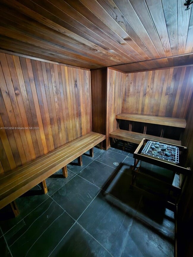 Building Photo - 133 NE 2nd Ave