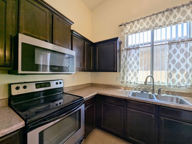 Building Photo - 3731 W St Kateri Dr