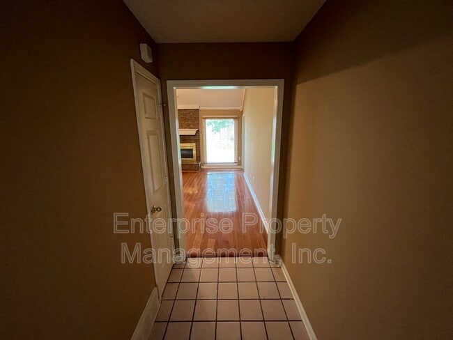 Building Photo - 5503 Kindle Creek Dr