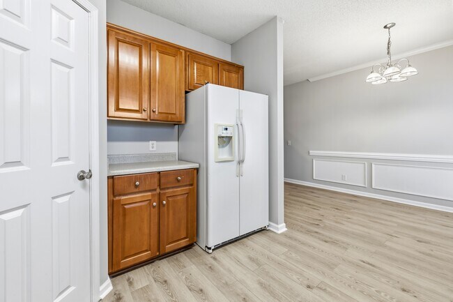 Building Photo - 777 King George Blvd